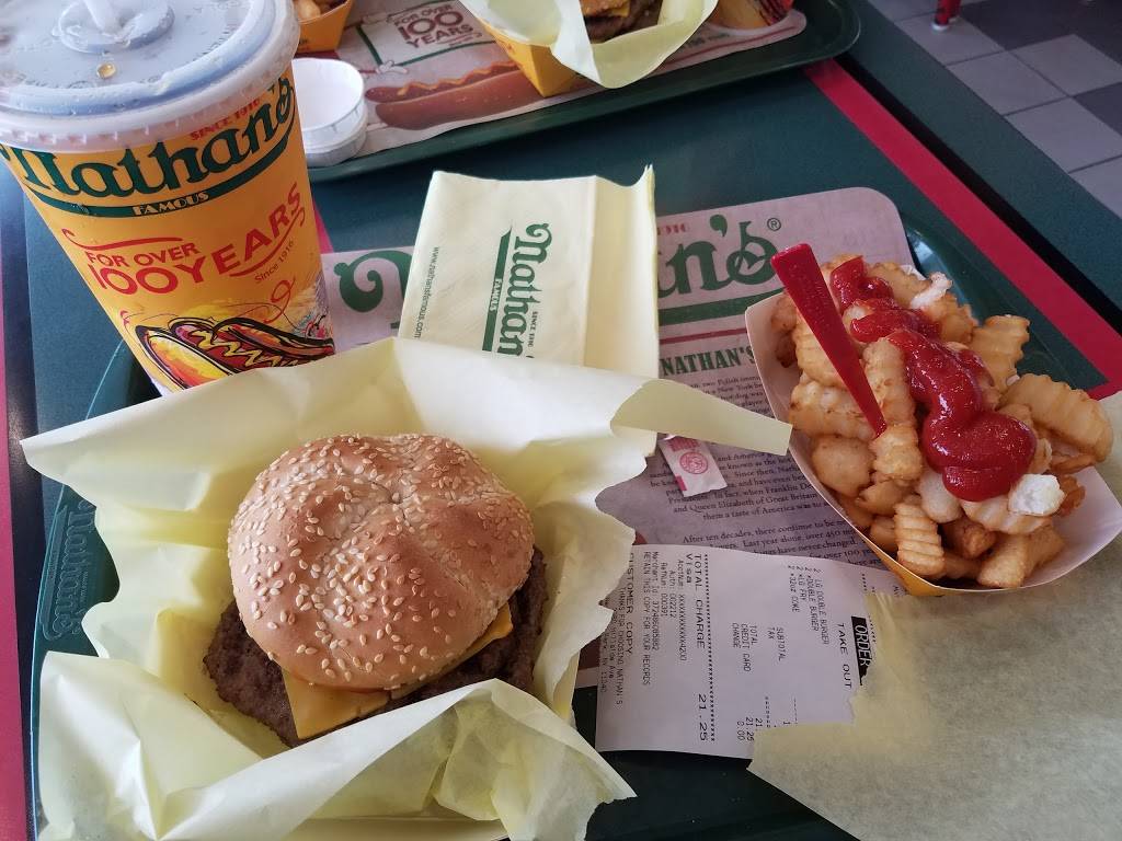 Nathans Famous | restaurant | 3380 Hillside Avenue, New Hyde Park, NY 11040, USA | 5162469440 OR +1 516-246-9440