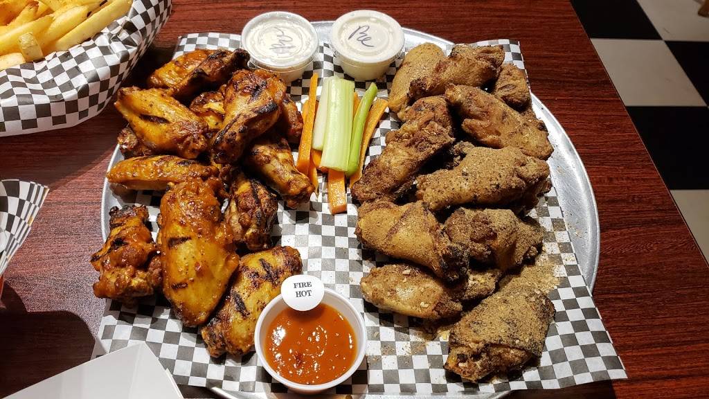 Grillin Wings & Things | restaurant | 723 S University Blvd, Denver, CO 80209, USA | 7205707800 OR +1 720-570-7800