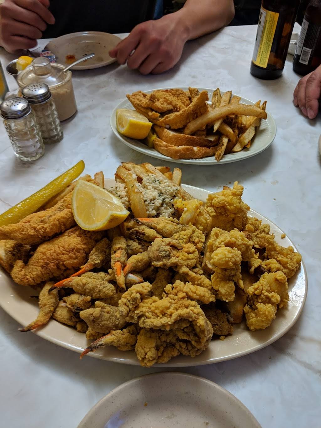 Casamentos Restaurant | restaurant | 4330 Magazine St, New Orleans, LA 70115, USA | 5048959761 OR +1 504-895-9761