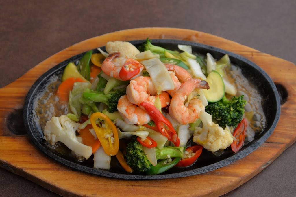 Chez Kim | restaurant | 4826 Boulevard des Laurentides, Laval, QC H7K 2J5, Canada | 4506252658 OR +1 450-625-2658