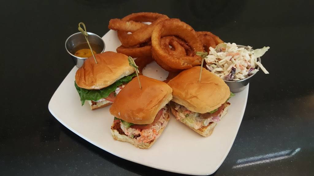 Slate Bistro & Bar | restaurant | 4415 E Village Pkwy, Gilbert, AZ 85298, USA | 4809885956 OR +1 480-988-5956