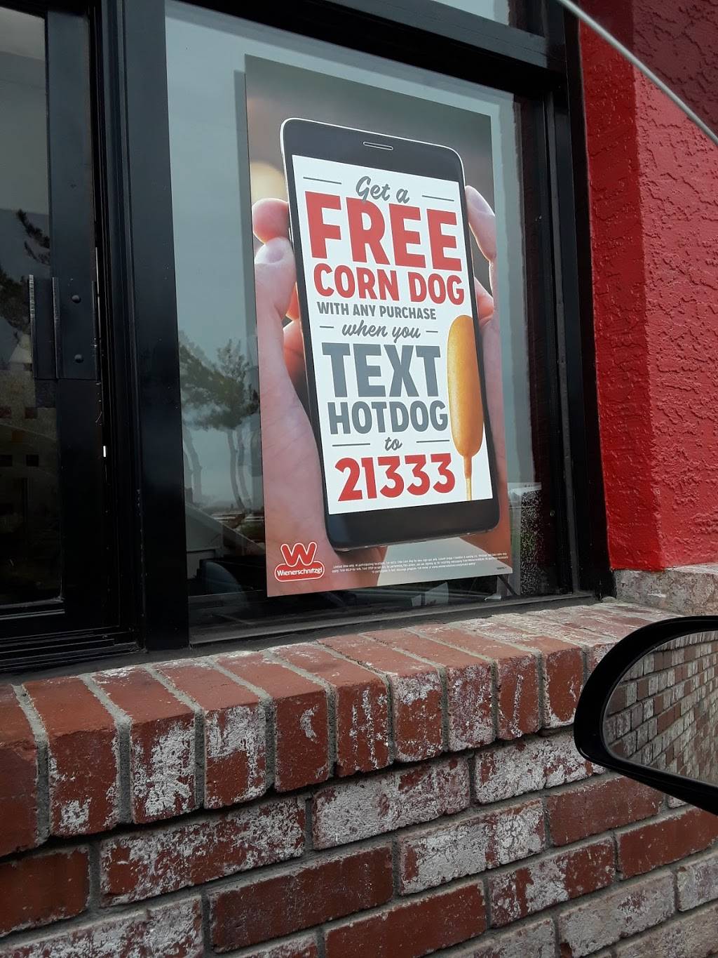 Wienerschnitzel | restaurant | 911 W Pacheco Blvd, Los Banos, CA 93635, USA | 2097109322 OR +1 209-710-9322