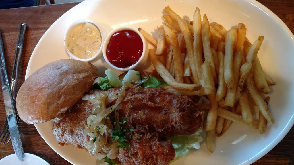 Tommy Bahama Restaurant, Bar & Store | restaurant | 300 John Ringling Blvd, Sarasota, FL 34236, USA | 9413882888 OR +1 941-388-2888