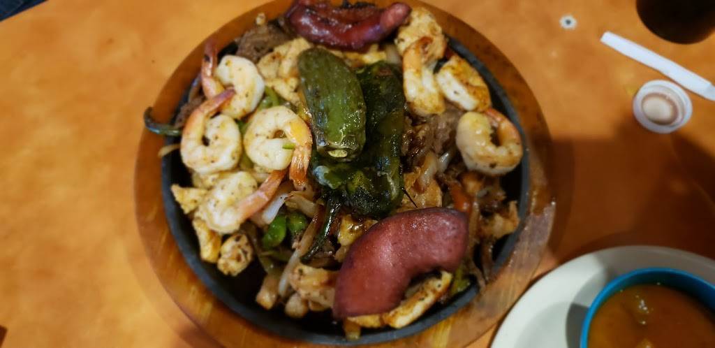 El Rodeo De Jalisco Mexican Restaurant | restaurant | 9714 Potranco Rd, San Antonio, TX 78251, USA | 2106809096 OR +1 210-680-9096