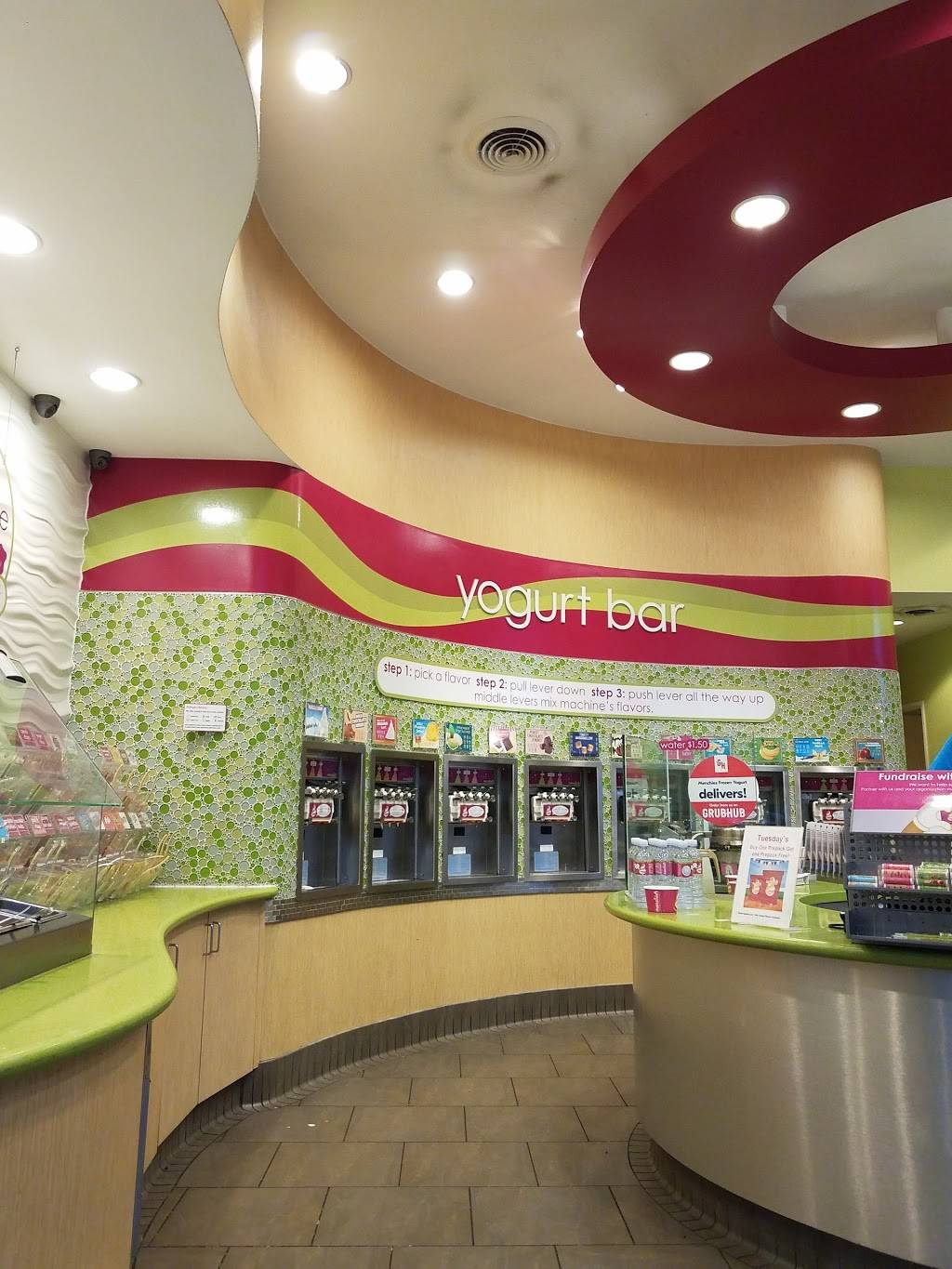 Menchies Frozen Yogurt | bakery | 732 Montana Ave, Santa Monica, CA 90403, USA | 3103934242 OR +1 310-393-4242