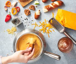 The Melting Pot | restaurant | 1949 Ringling Blvd, Sarasota, FL 34236, USA | 9413652628 OR +1 941-365-2628