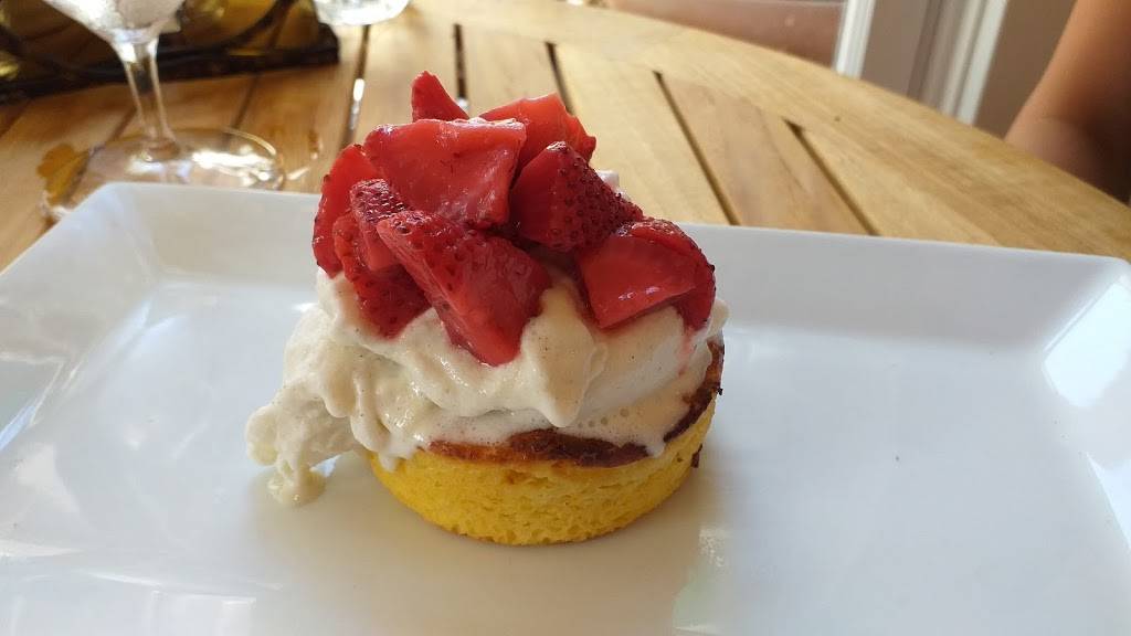 Louies at the Beach | restaurant | 468 Front St, Avila Beach, CA 93424, USA | 8053295666 OR +1 805-329-5666