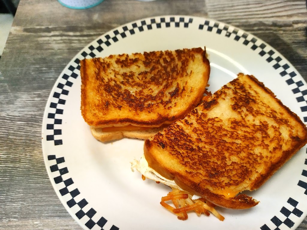 Debbie Sues Cafe | restaurant | 1555 NE 3rd St # B5, Prineville, OR 97754, USA | 5414474211 OR +1 541-447-4211