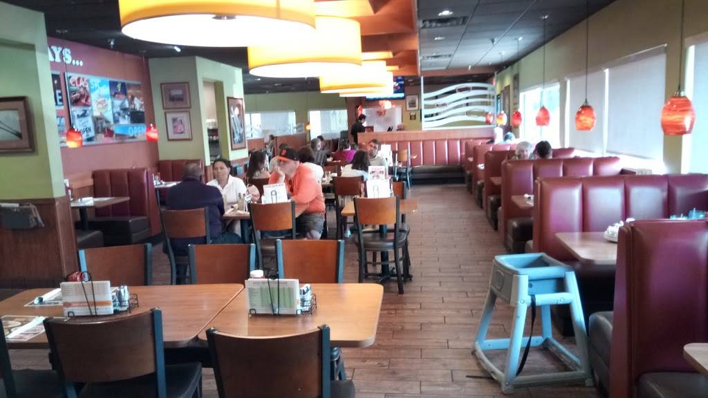 Dennys | restaurant | 530 S Clovis Ave, Fresno, CA 93727, USA | 5592528700 OR +1 559-252-8700