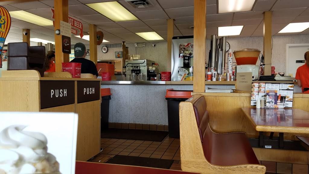 A&W Restaurant | restaurant | 769 E Main St, Ravenna, OH 44266, USA | 3302965028 OR +1 330-296-5028
