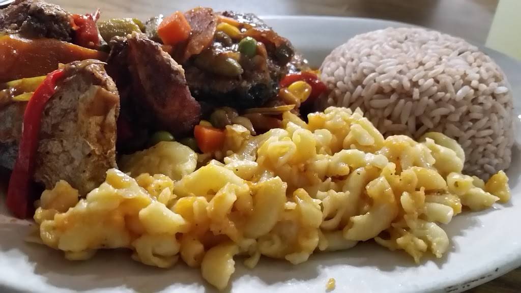 Caribbean Delight | restaurant | 1124 South St, Philadelphia, PA 19147, USA | 2158291030 OR +1 215-829-1030