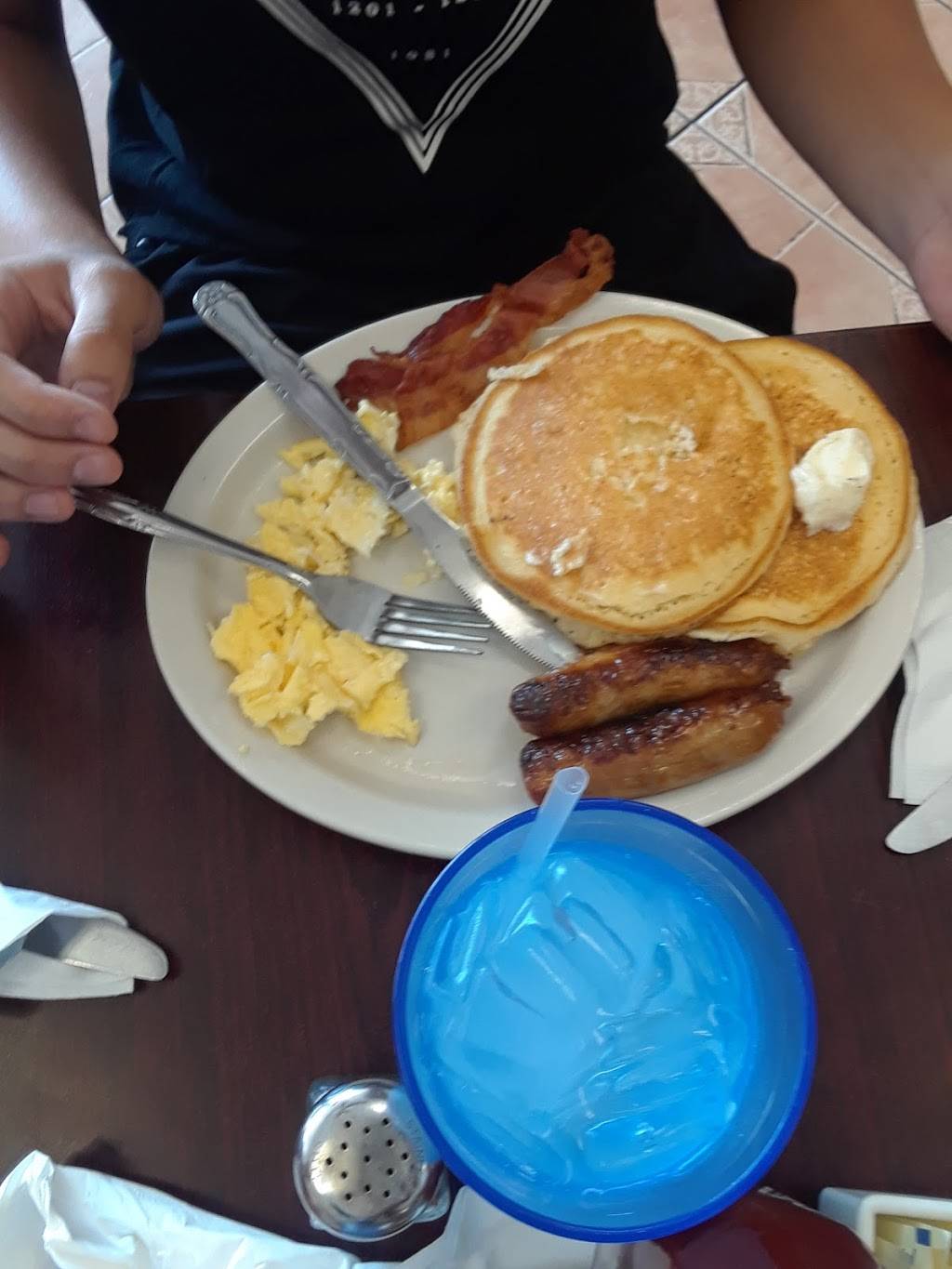 Bobs Family Restaurant | restaurant | 5120 S Conway Rd, Orlando, FL 32812, USA | 4077048815 OR +1 407-704-8815