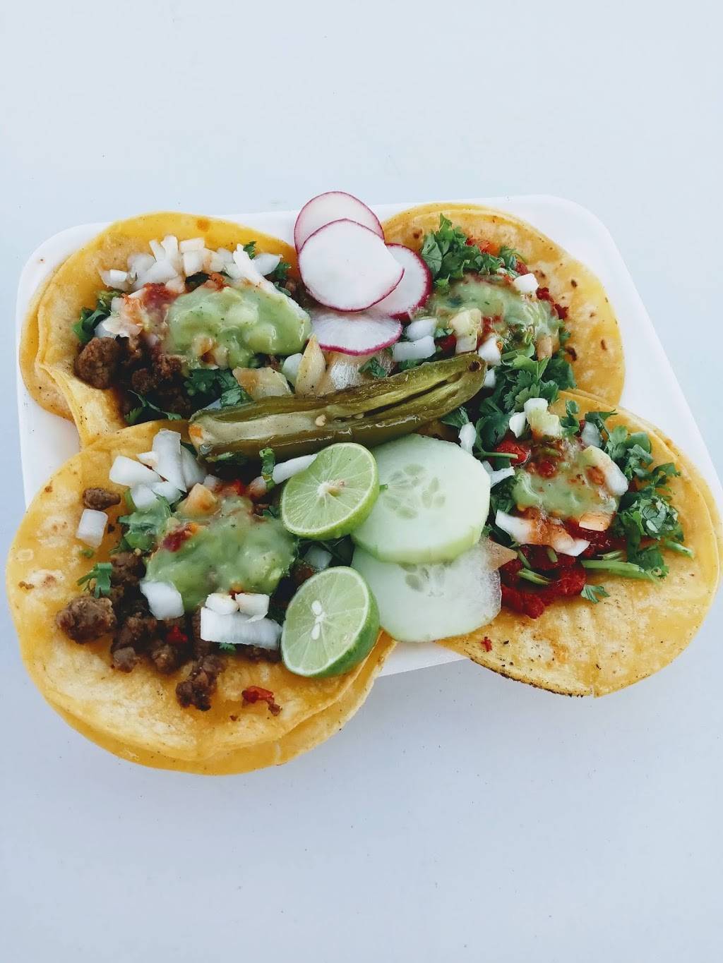 Botanas El cachanilla | restaurant | 330 W Pacheco Blvd, Los Banos, CA 93635, USA | 2097379904 OR +1 209-737-9904