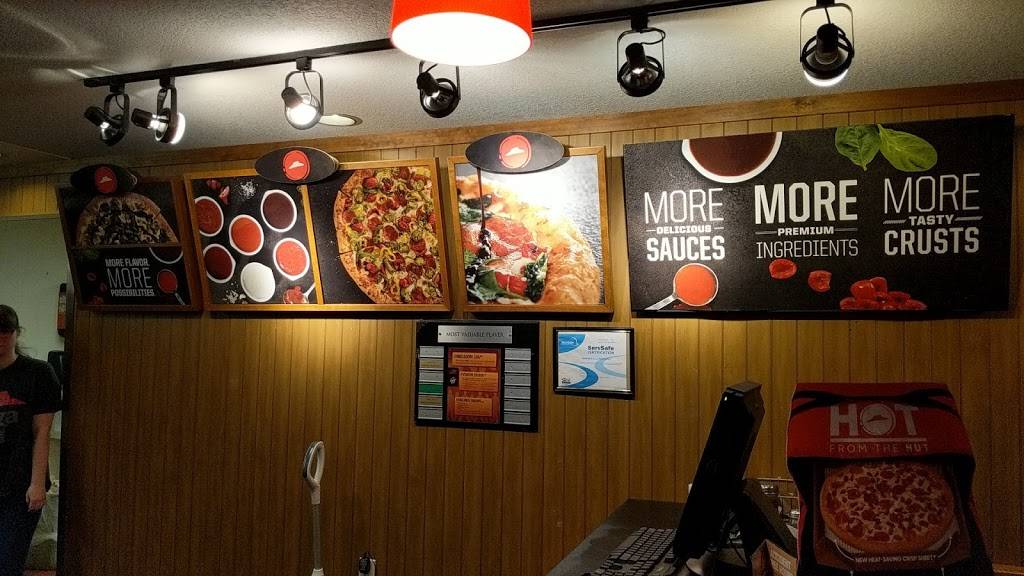 Pizza Hut | meal takeaway | 2255 N Main St, Longmont, CO 80501, USA | 3037763316 OR +1 303-776-3316