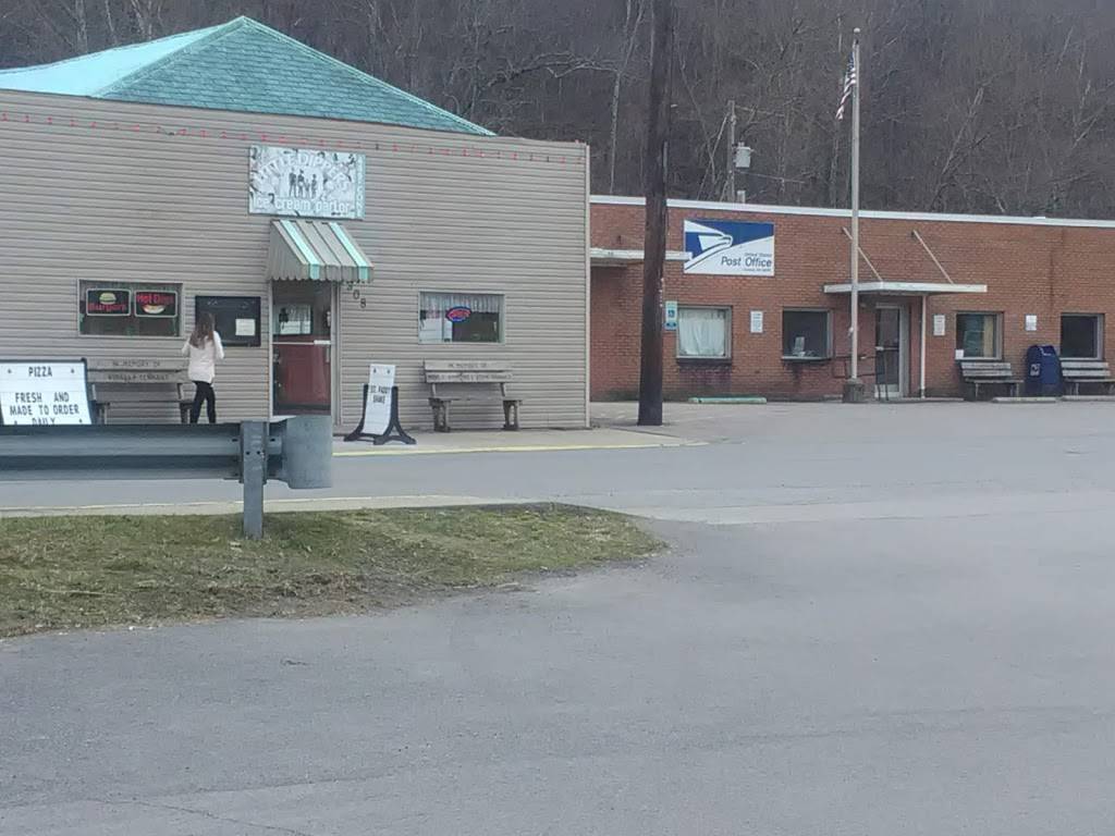 Little Dippers Ice Cream Parlor | restaurant | 308 Main St, Fairview, WV 26570, USA | 3044492663 OR +1 304-449-2663