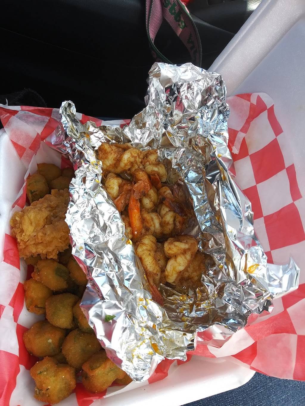 Big Jays Chicken And Shrimp | restaurant | 9701 St Charles Rock Rd, St. Louis, MO 63114, USA | 3144232445 OR +1 314-423-2445