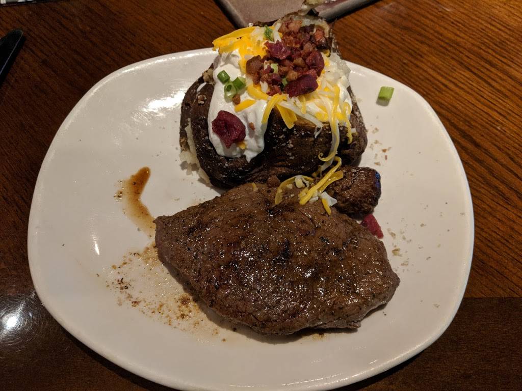 Outback Steakhouse | restaurant | 1642 NE Pine Island Rd, Cape Coral, FL 33909, USA | 2397725454 OR +1 239-772-5454