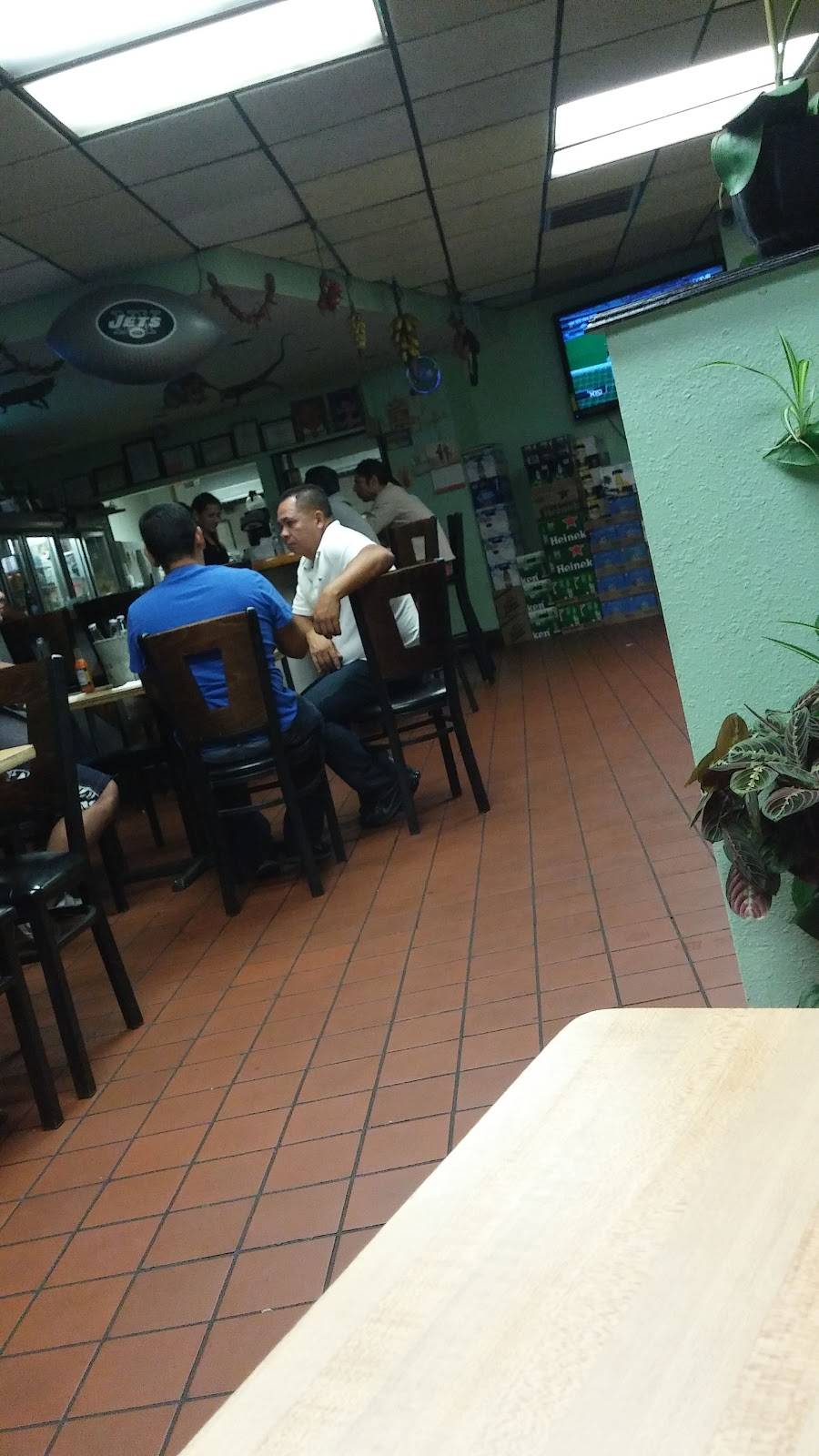 Pupuseria Carmelina | restaurant | 645 Jerusalem Ave, Uniondale, NY 11553, USA | 5164851980 OR +1 516-485-1980