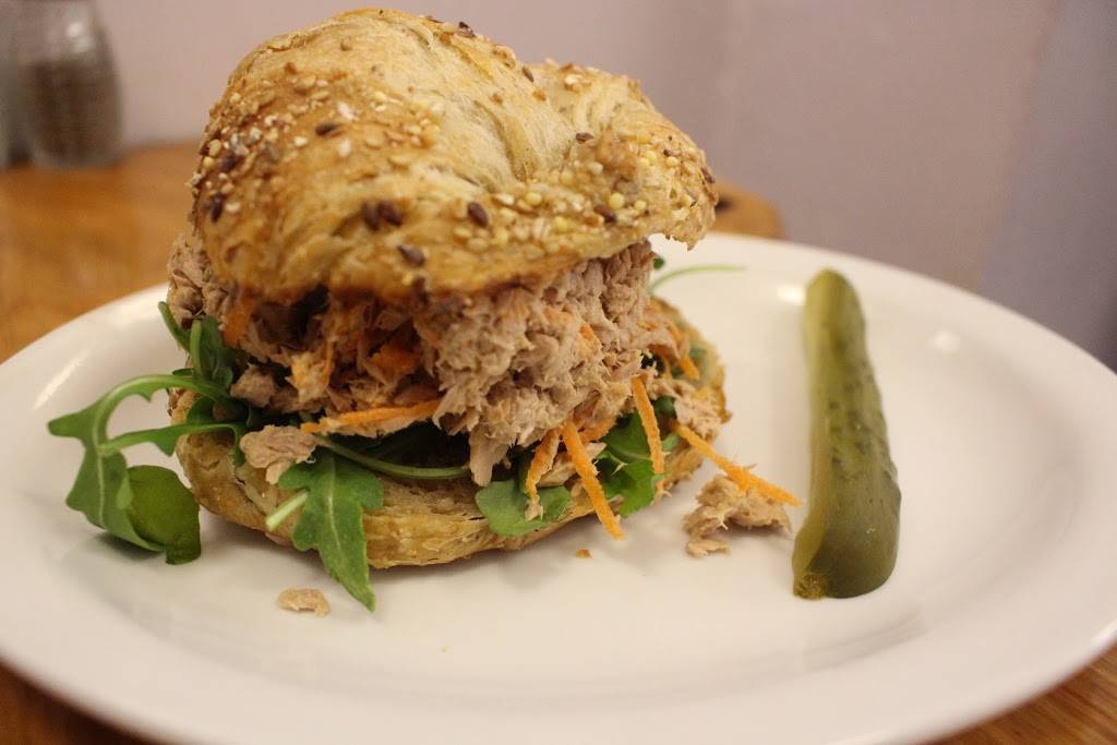 Purple Penguin Cafe | cafe | 889 Queen St E, Toronto, ON M4M 1J4, Canada | 4164658448 OR +1 416-465-8448