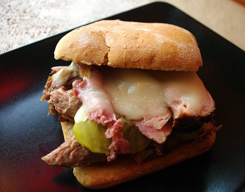 Big Green Q | restaurant | 6023 Maple St, Omaha, NE 68104, USA | 4022163000 OR +1 402-216-3000