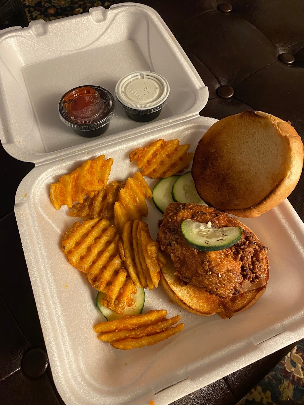 Wingman Kitchen | restaurant | 4117 Pennsylvania Ave, Kansas City, MO 64111, USA | 8165694313 OR +1 816-569-4313