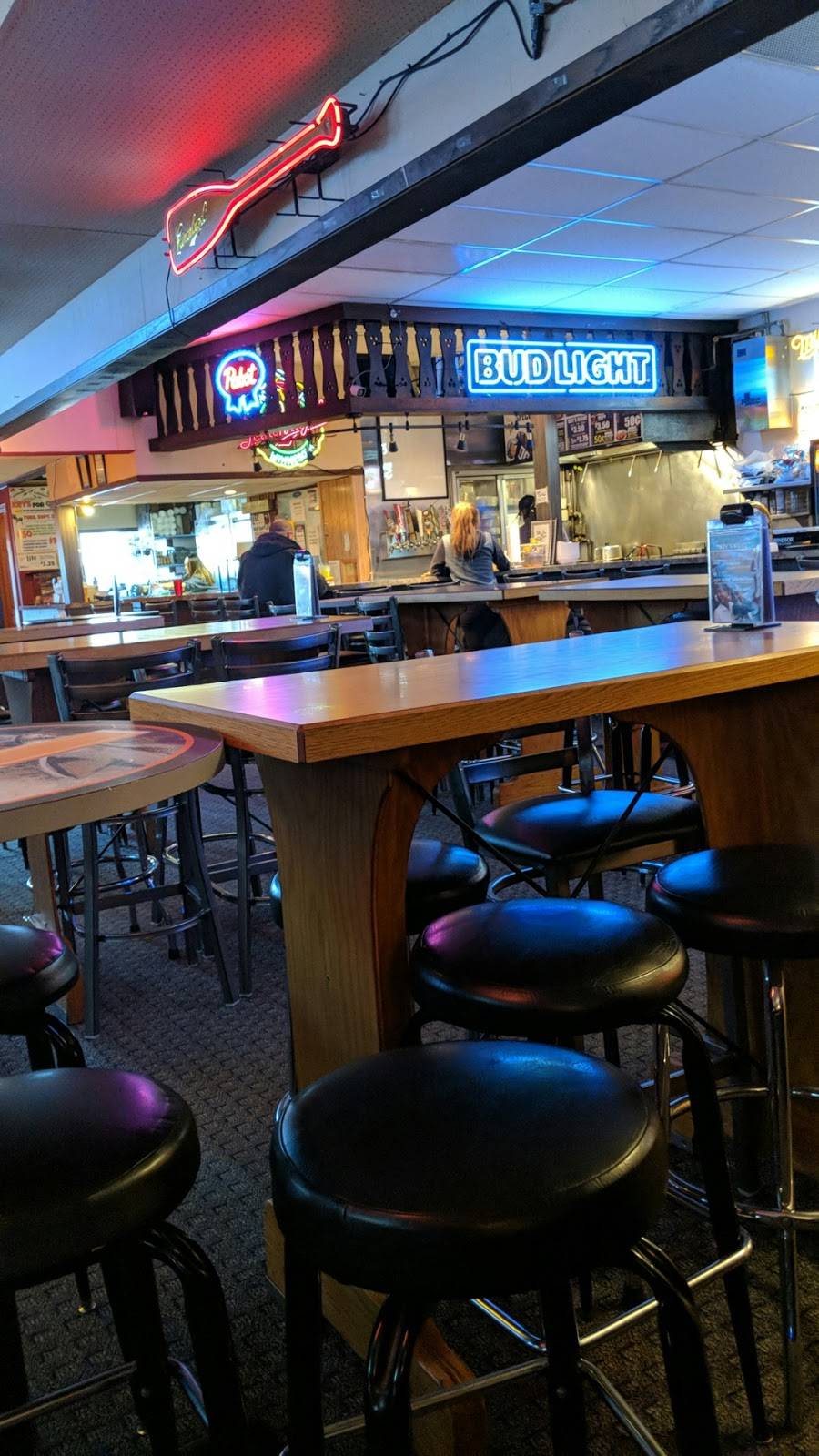 MTs on 8th | restaurant | 2022 Veterans Dr, St Cloud, MN 56303, USA | 3202520800 OR +1 320-252-0800