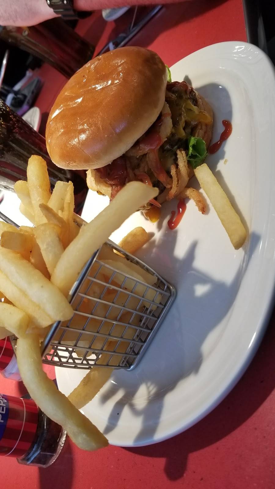 Friendlys | restaurant | 2669 Corning Rd, Horseheads, NY 14845, USA | 6077399800 OR +1 607-739-9800