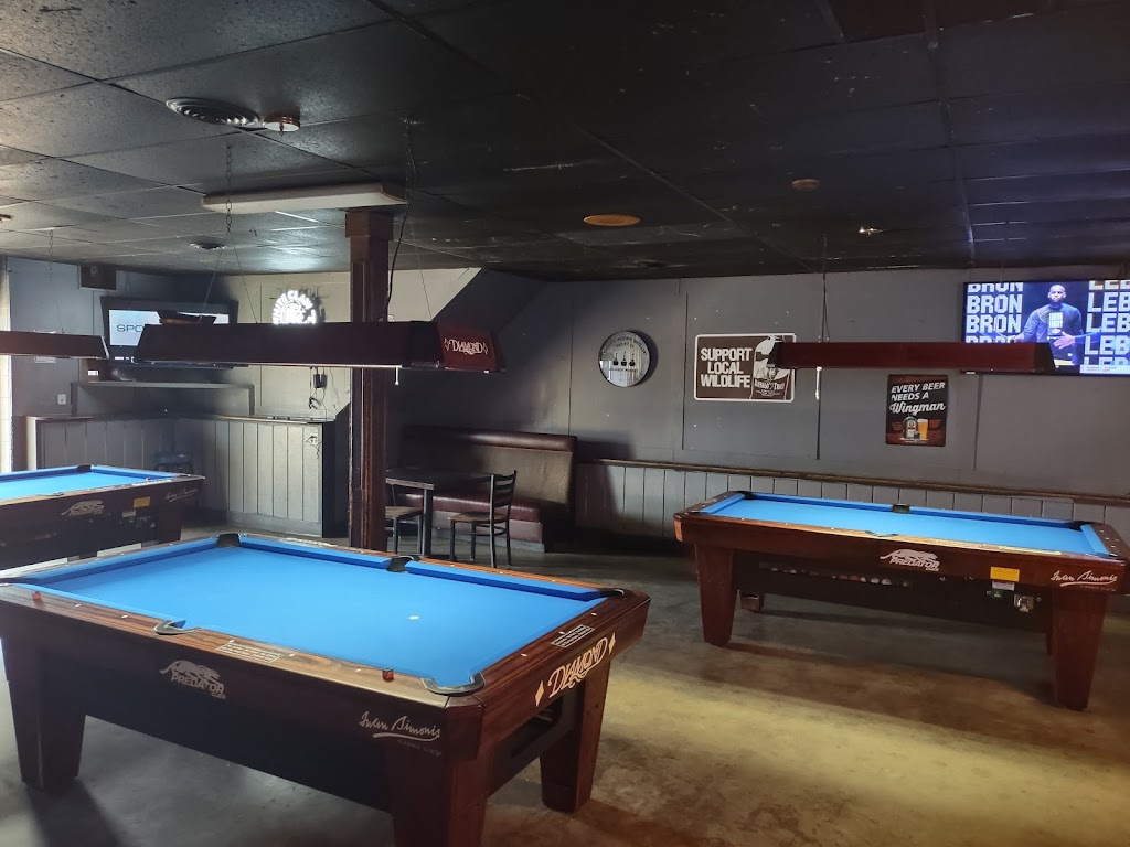 R Place Pub | meal takeaway | 9603 Whipps Mill Rd, Louisville, KY 40242, USA | 5026537614 OR +1 502-653-7614