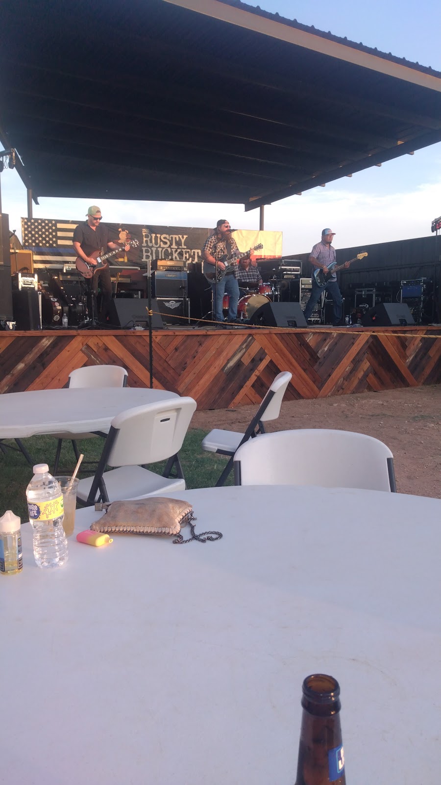 The Rusty Bucket BBQ and Tavern | restaurant | 3113 W Industrial Ave, Midland, TX 79701, USA | 4326315939 OR +1 432-631-5939