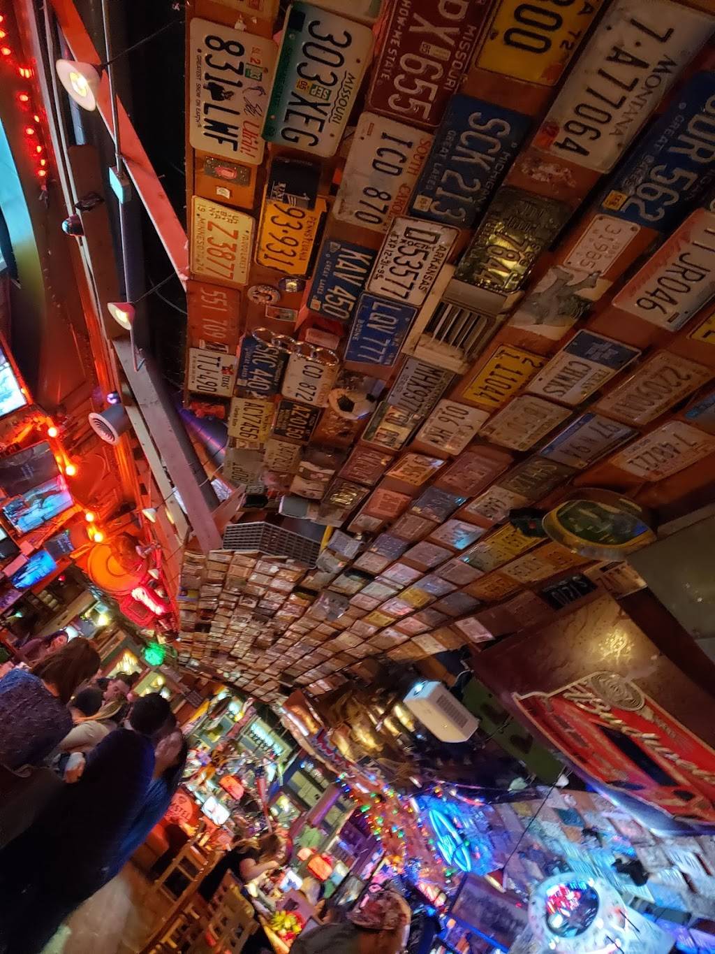 Barneys Beanery | restaurant | 99 E Colorado Blvd, Pasadena, CA 91105, USA | 6264059777 OR +1 626-405-9777