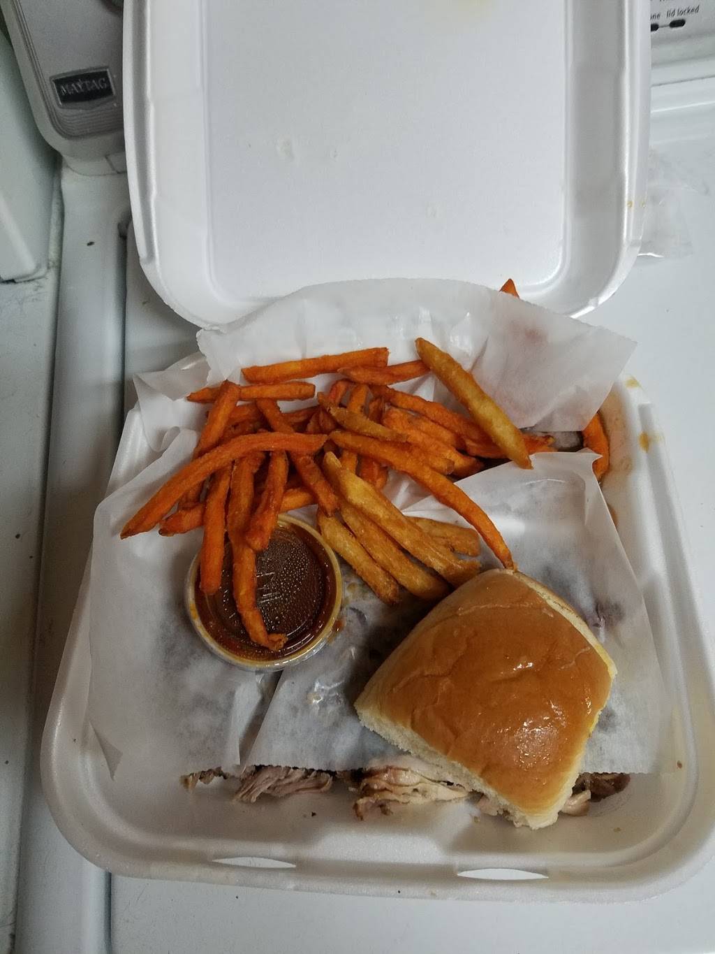 Little James BBQ and Catering | restaurant | 832 Main St E, Rainsville, AL 35986, USA | 2567174080 OR +1 256-717-4080