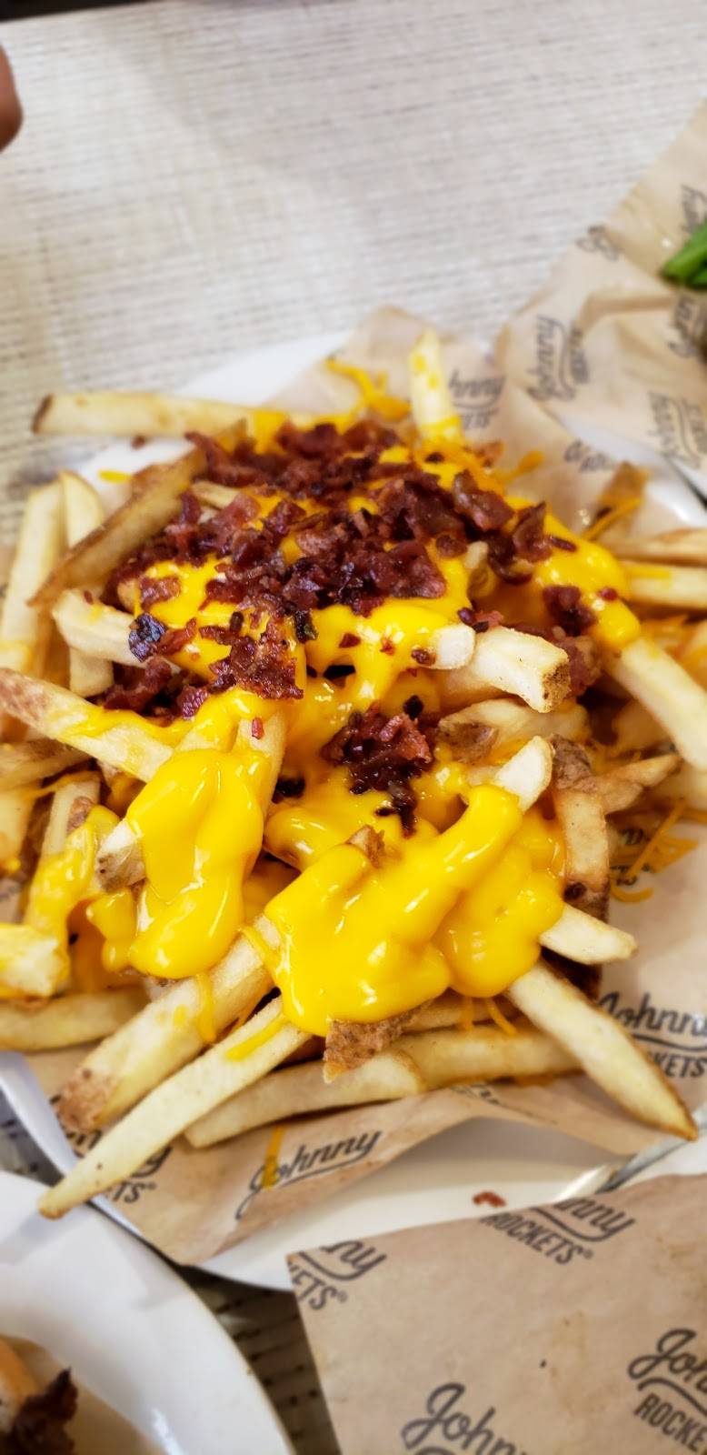 Johnny Rockets | restaurant | 17000 I-10, San Antonio, TX 78257, USA | 2106975000 OR +1 210-697-5000