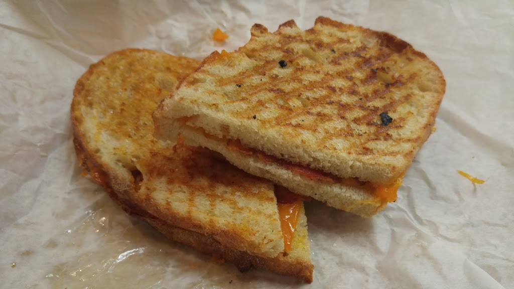 Bertrand le traiteur (Voiles Au Vent) | restaurant | 145 Boulevard Saint-Joseph, Saint-Jean-sur-Richelieu, QC J3B 1W5, Canada | 4503490333 OR +1 450-349-0333