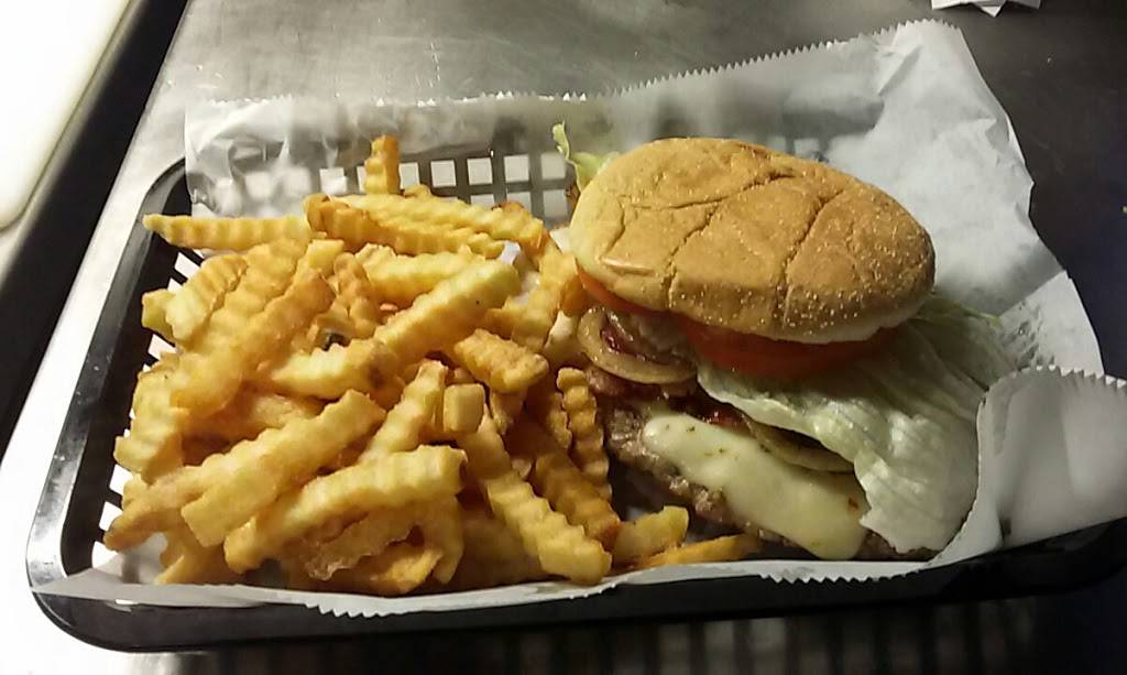 Bottoms Up On 7th | restaurant | 1814 7th St, Moline, IL 61265, USA | 3097647714 OR +1 309-764-7714