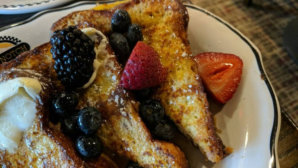 The Notch Grille | restaurant | 979 NH-16, Gorham, NH 03581, USA | 6034663420 OR +1 603-466-3420