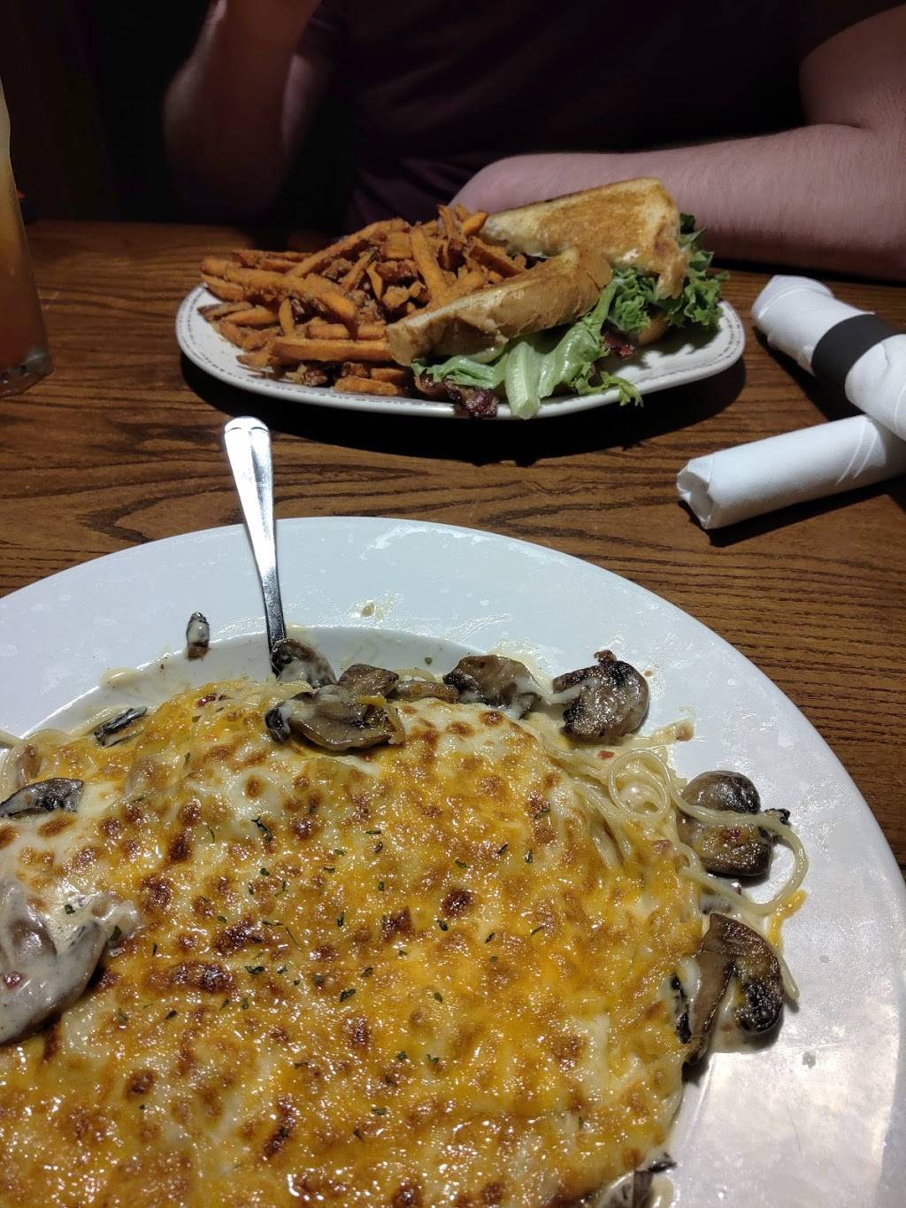 Grizzlys Wood-Fired Grill - Mankato | restaurant | 1700 E, Madison Ave, Mankato, MN 56001, USA | 5073851600 OR +1 507-385-1600