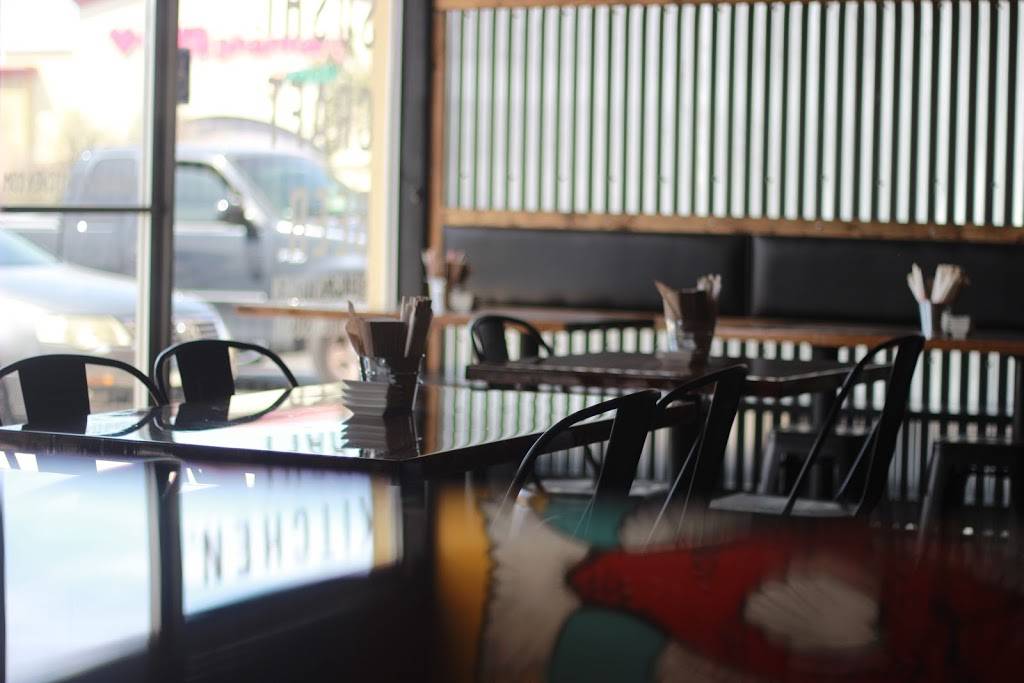 El Pez Kitchen & Sushi | restaurant | 3404 Palm Ave, San Diego, CA 92154, USA | 6196003161 OR +1 619-600-3161