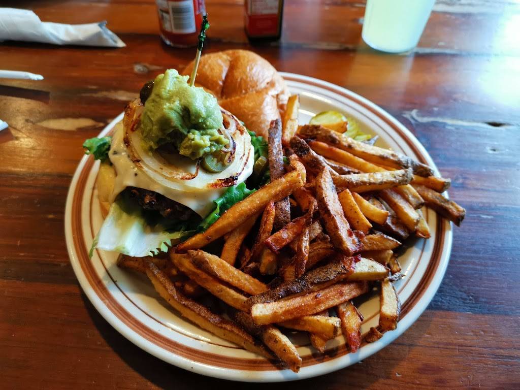 Daves Diner | restaurant | 35 Albany St, Cazenovia, NY 13035, USA | 3158154300 OR +1 315-815-4300