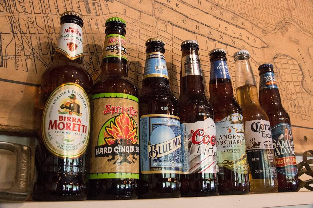 Berkshire Pizzeria | restaurant | 72 Main St, Charlemont, MA 01339, USA | 4133375501 OR +1 413-337-5501