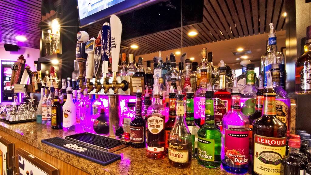 Bora Boras Bar & Grill | restaurant | 11650 13 Mile Rd, Warren, MI 48093, USA | 5863935808 OR +1 586-393-5808