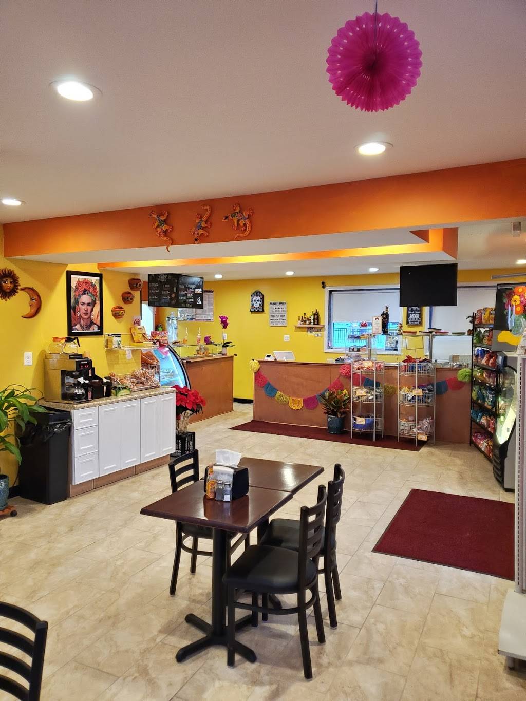 Frida Restaurant and Deli | restaurant | 151 Lewis Ave, Meriden, CT 06451, USA | 2032371212 OR +1 203-237-1212