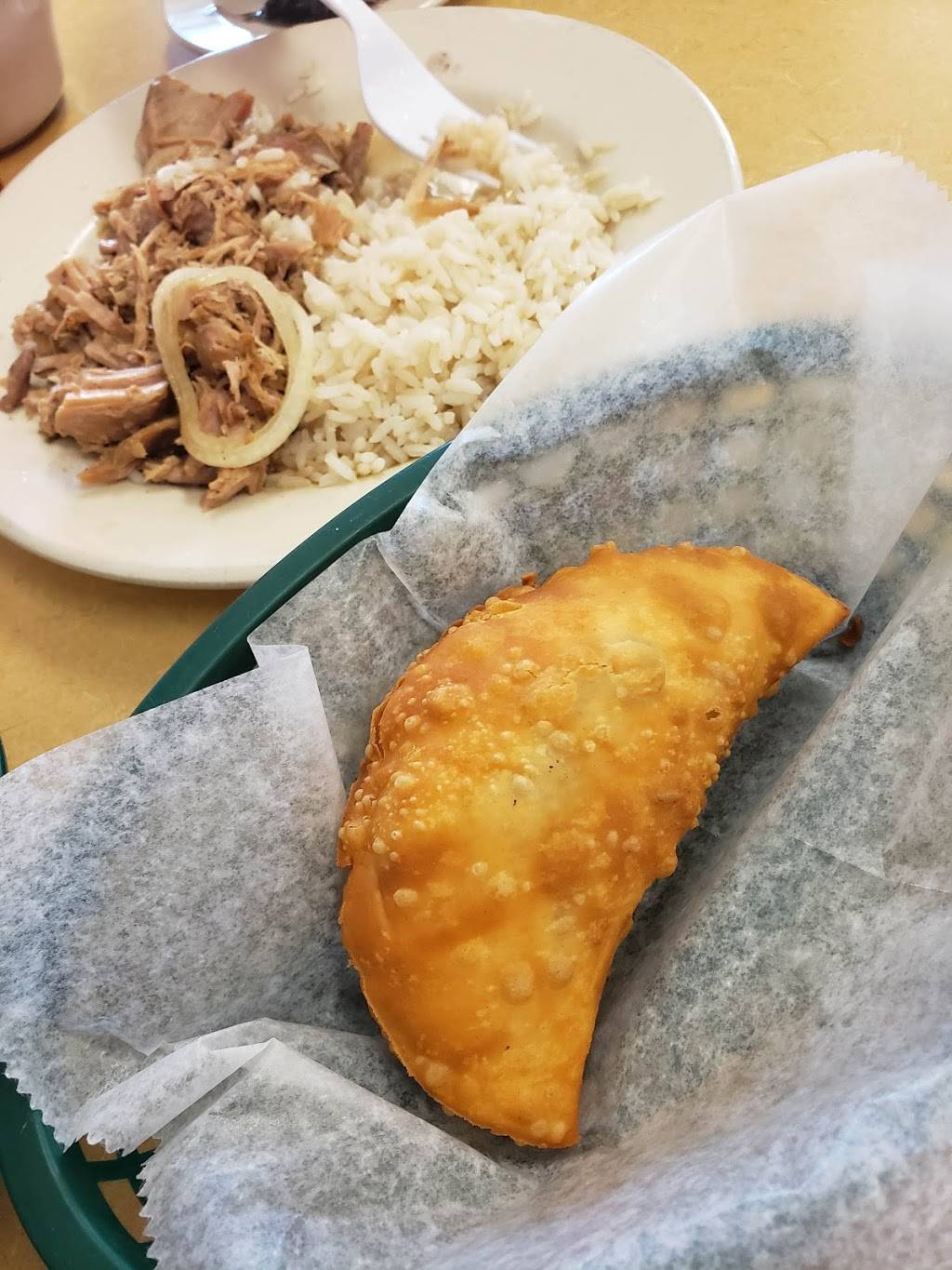 Plato Latino | restaurant | 202 E Bearss Ave, Tampa, FL 33613, USA | 8139687100 OR +1 813-968-7100