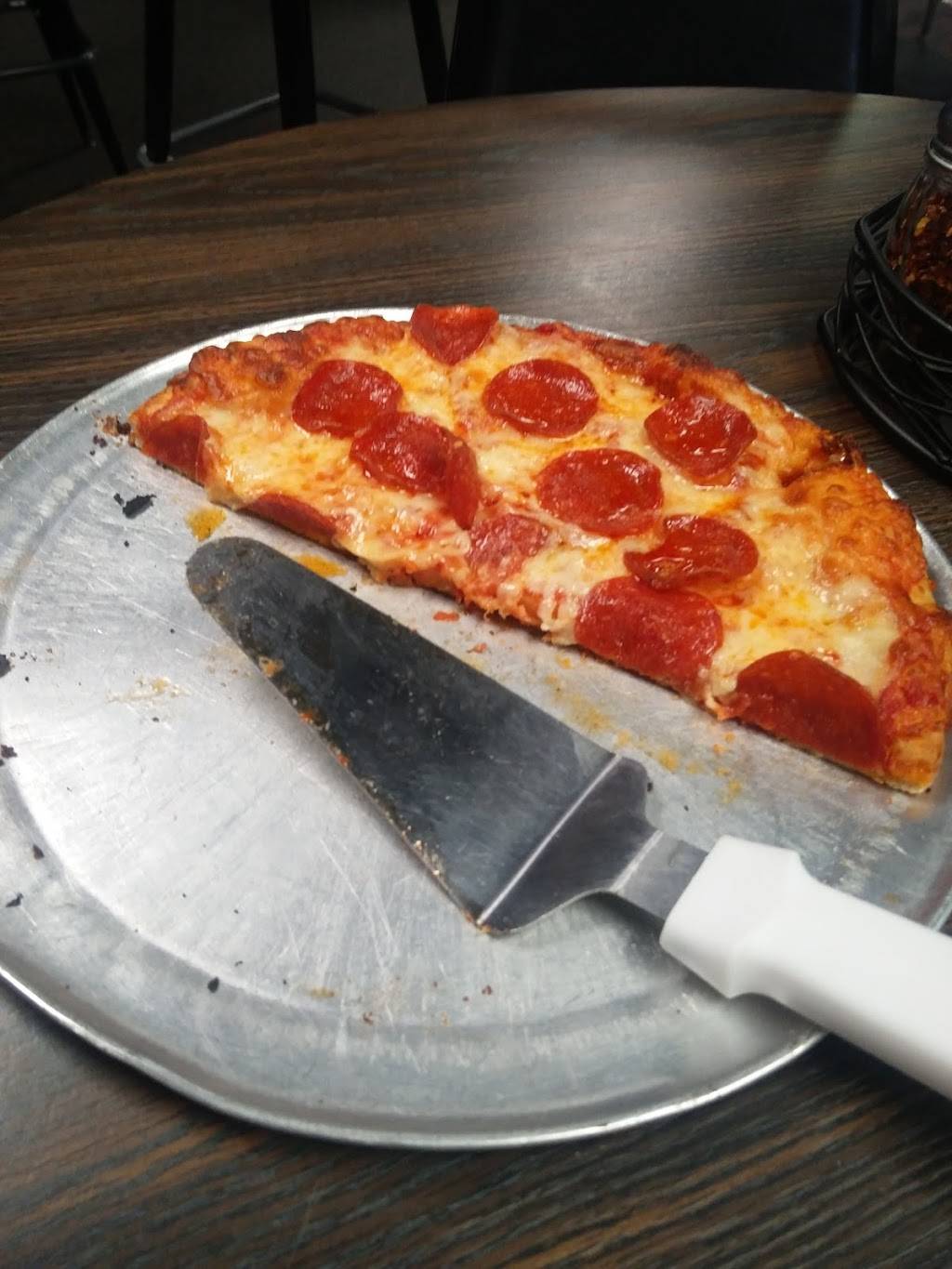 Mama Pepinos Pizza & Pub | restaurant | 44 Monongahela Ave, Glassport, PA 15045, USA | 4126720705 OR +1 412-672-0705