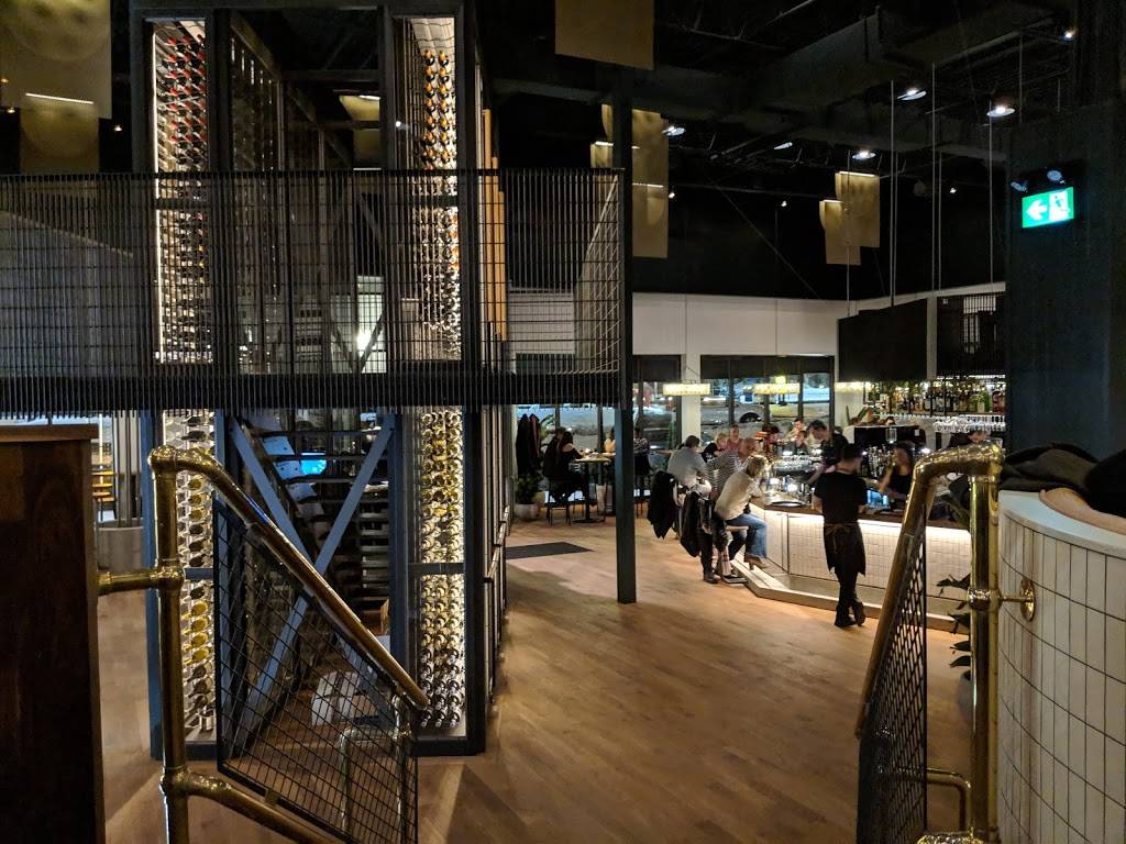 425˚F | restaurant | 100 Place Fabien Drapeau, Sainte-Thérèse, QC J7E 5W6, Canada | 4509519551 OR +1 450-951-9551