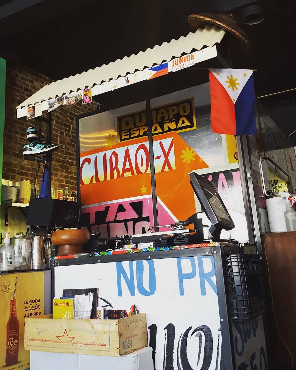 Junior | restaurant | 1964 Rue Notre-Dame Ouest, Montréal, QC H3J 1M8, Canada | 5149448636 OR +1 514-944-8636