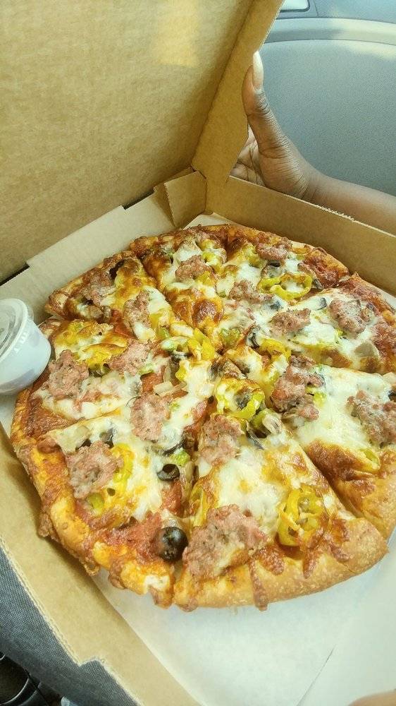 Bella Pizza Westpark | restaurant | 4475 Rocky River Dr, Cleveland, OH 44135, USA | 2163621565 OR +1 216-362-1565