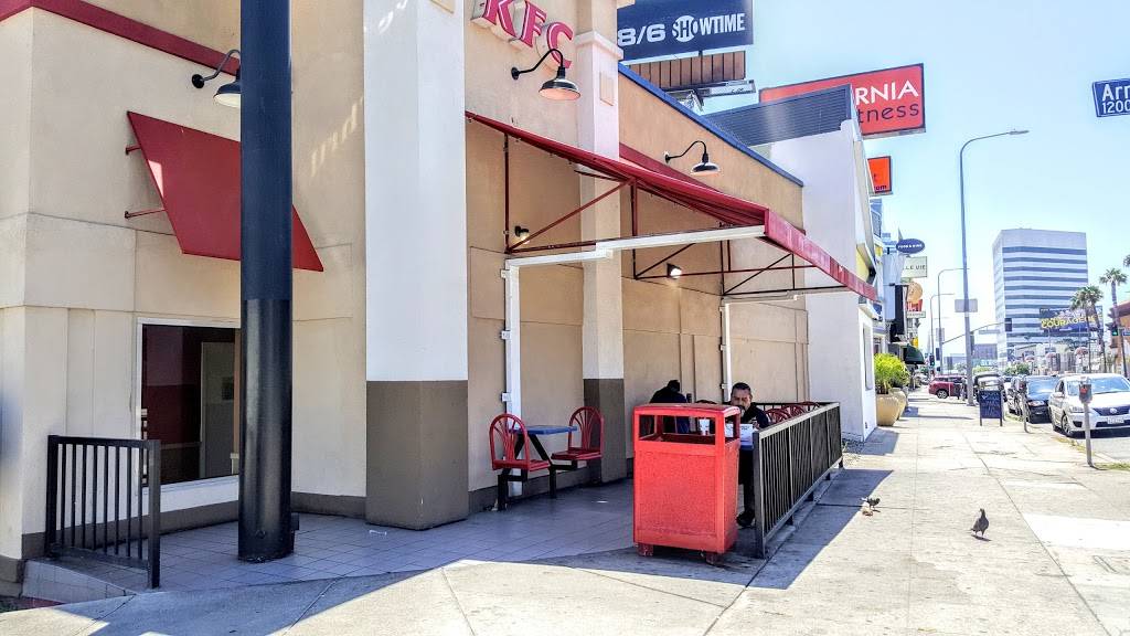 KFC | restaurant | 11900 Wilshire Blvd, Los Angeles, CA 90025, USA | 3104771884 OR +1 310-477-1884