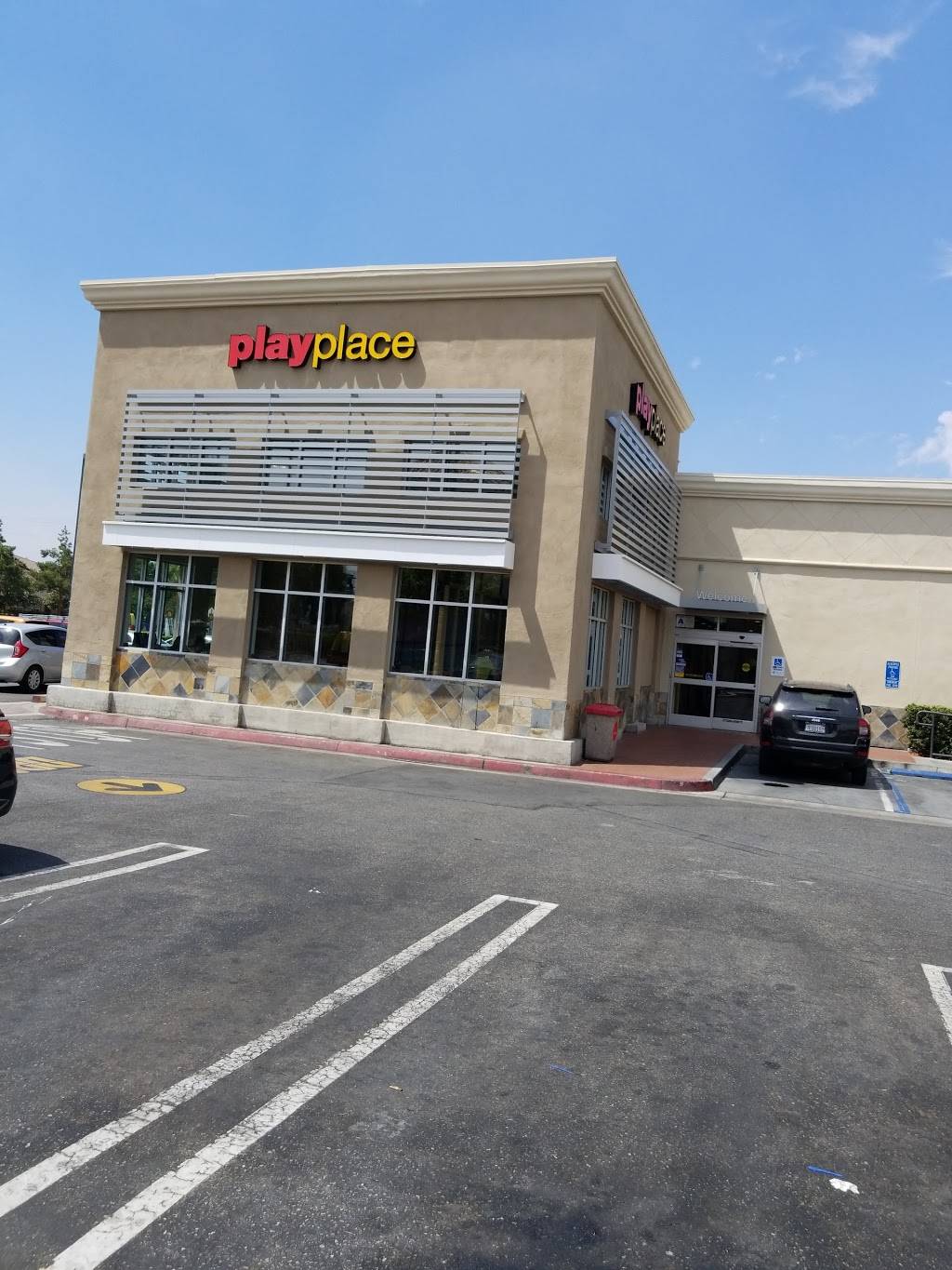 McDonalds | cafe | 26200 Iris Ave, Moreno Valley, CA 92555, USA | 9512422344 OR +1 951-242-2344