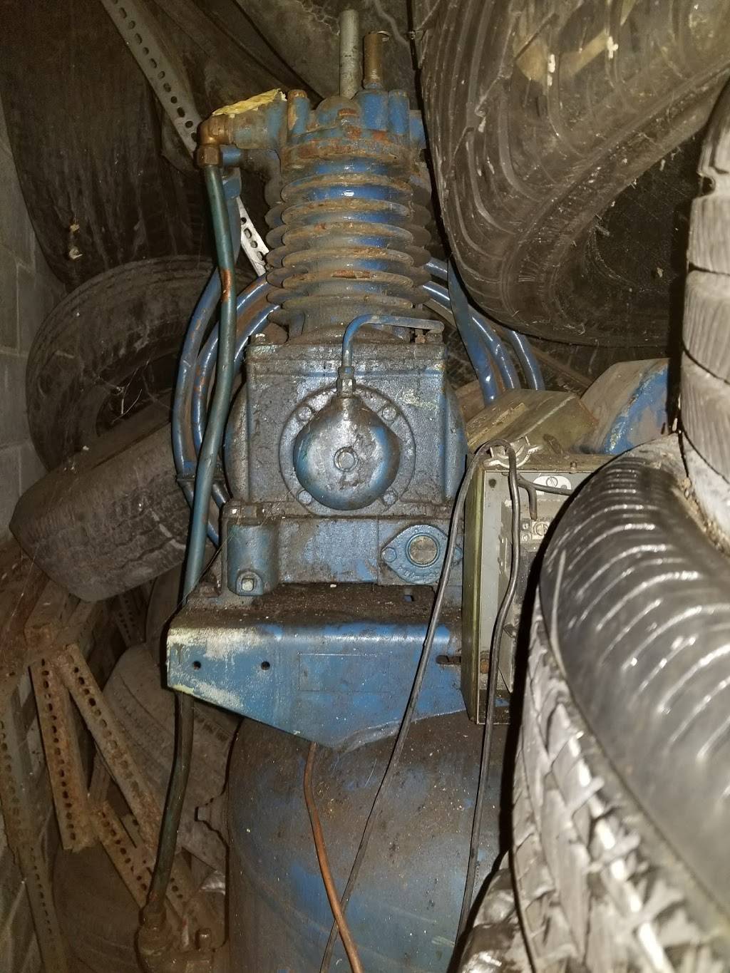 Superior Coney Island | restaurant | 14501 Joy Rd, Detroit, MI 48228, USA | 3135841908 OR +1 313-584-1908