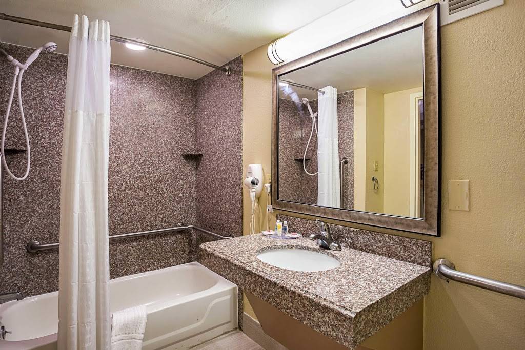 Comfort Inn | restaurant | 4924 Constitution Ave, Baton Rouge, LA 70808, USA | 2255905186 OR +1 225-590-5186